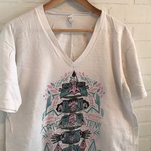 Society6 Women’s Graphic tee Totem Native White Pastel Pink Aqua L